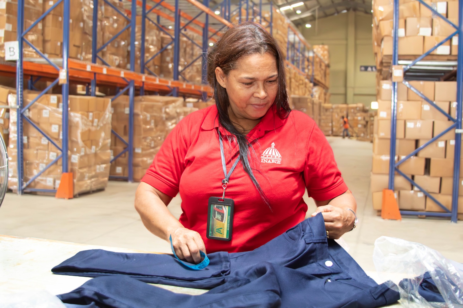 INABIE empieza a recibir miles de artículos para armar kits escolares; garantiza distribución a tiempo a los estudiantes